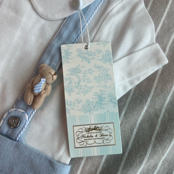 Nicholas & Bears Baby Onesie, Size 9m - Picture 6 of 7